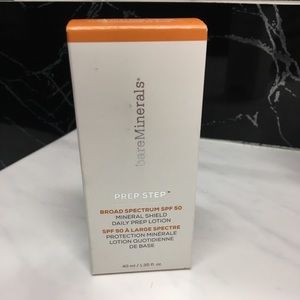 Bare Mineral SPF prep step